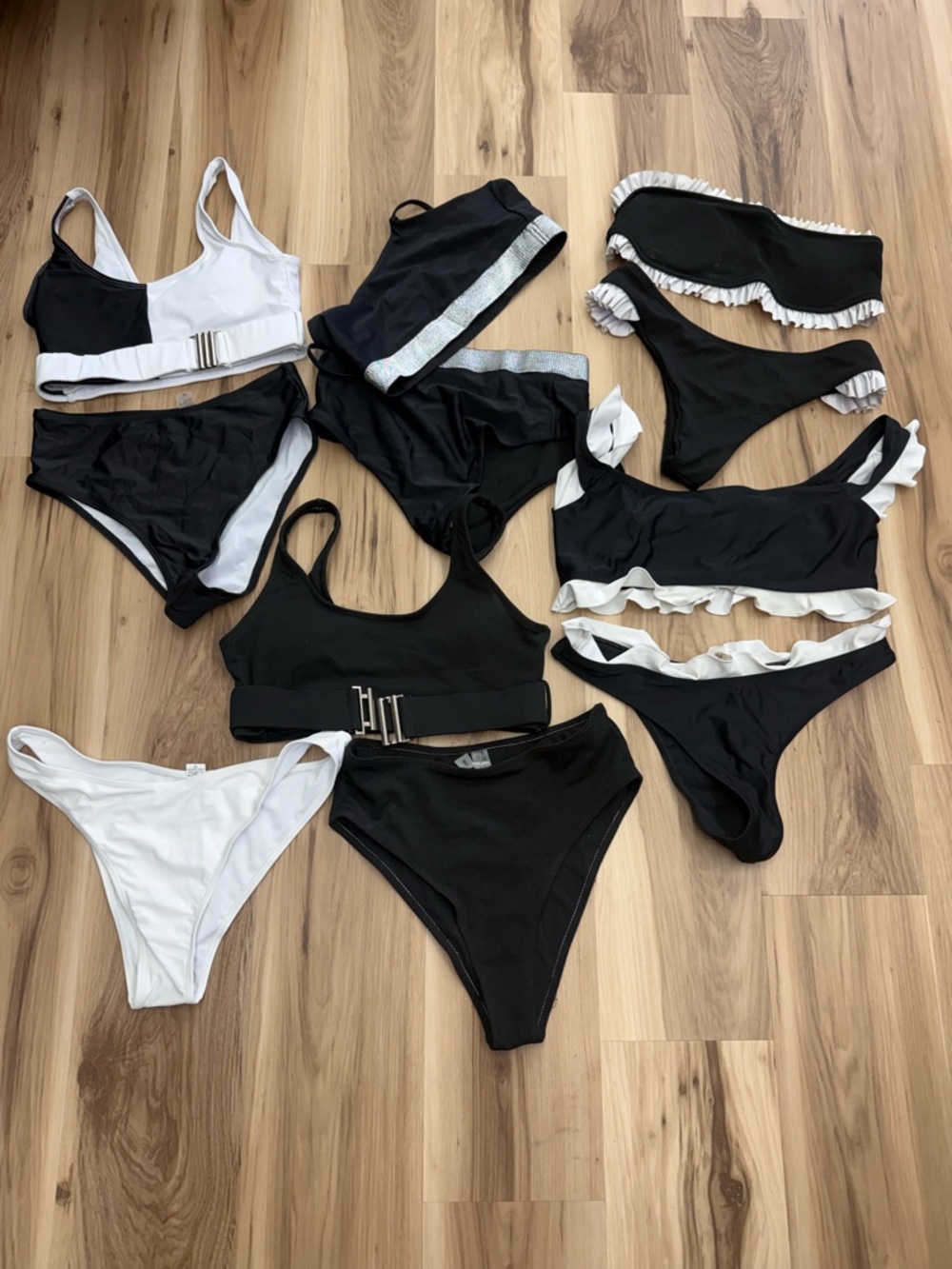 Black & White Women’s Bikini Lot C3 - Picture 1 of 8